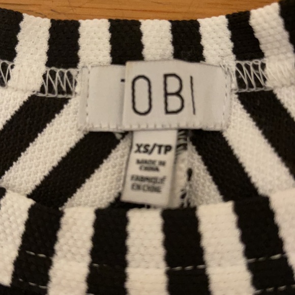 TOBI Black and White striped Top with open back - Picture 3 of 3